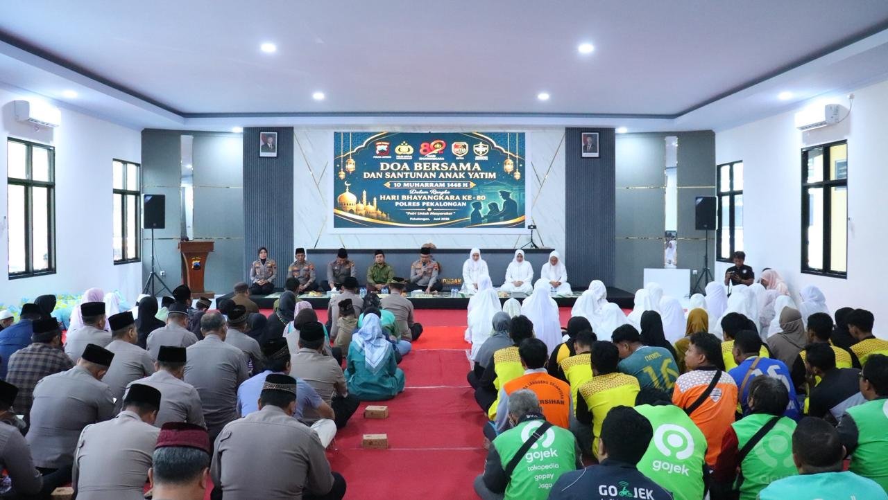 Semangat Hari Bhayangkara ke-80, Polres Pekalongan Gelar Doa Bersama, Santuni Anak Yatim dan Salurkan Bansos bagi Ojek Online serta Petugas Kebersihan