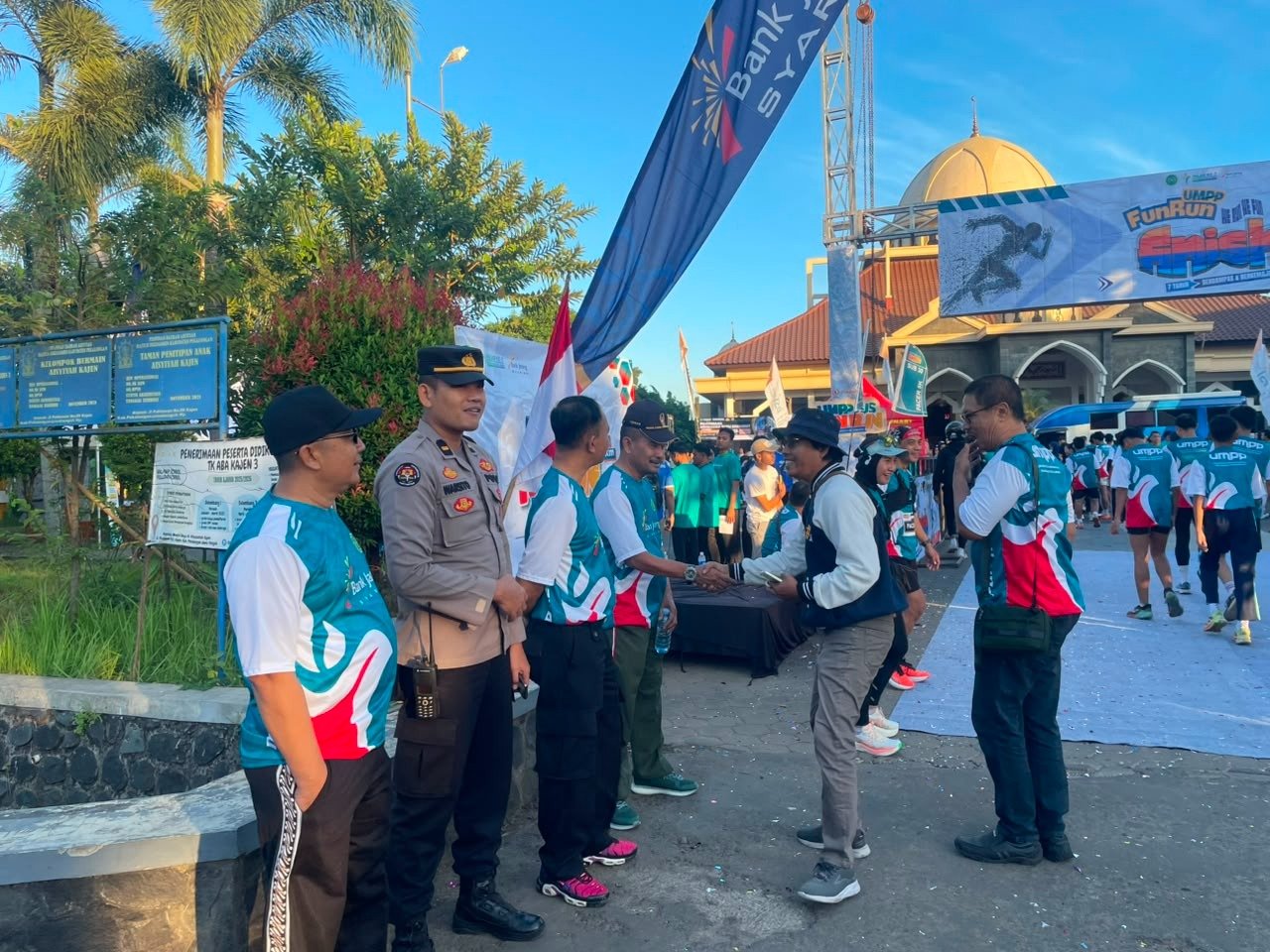 Polres Pekalongan Kawal Fun Run Milad Ke-7 UMPP, Ribuan Peserta Berlari Aman dan Tertib di Kajen