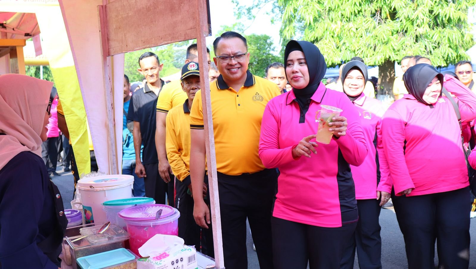 Semarak Hari Bhayangkara ke-80, Bazar UMKM Polres Pekalongan Diserbu Pengunjung Car Free Day