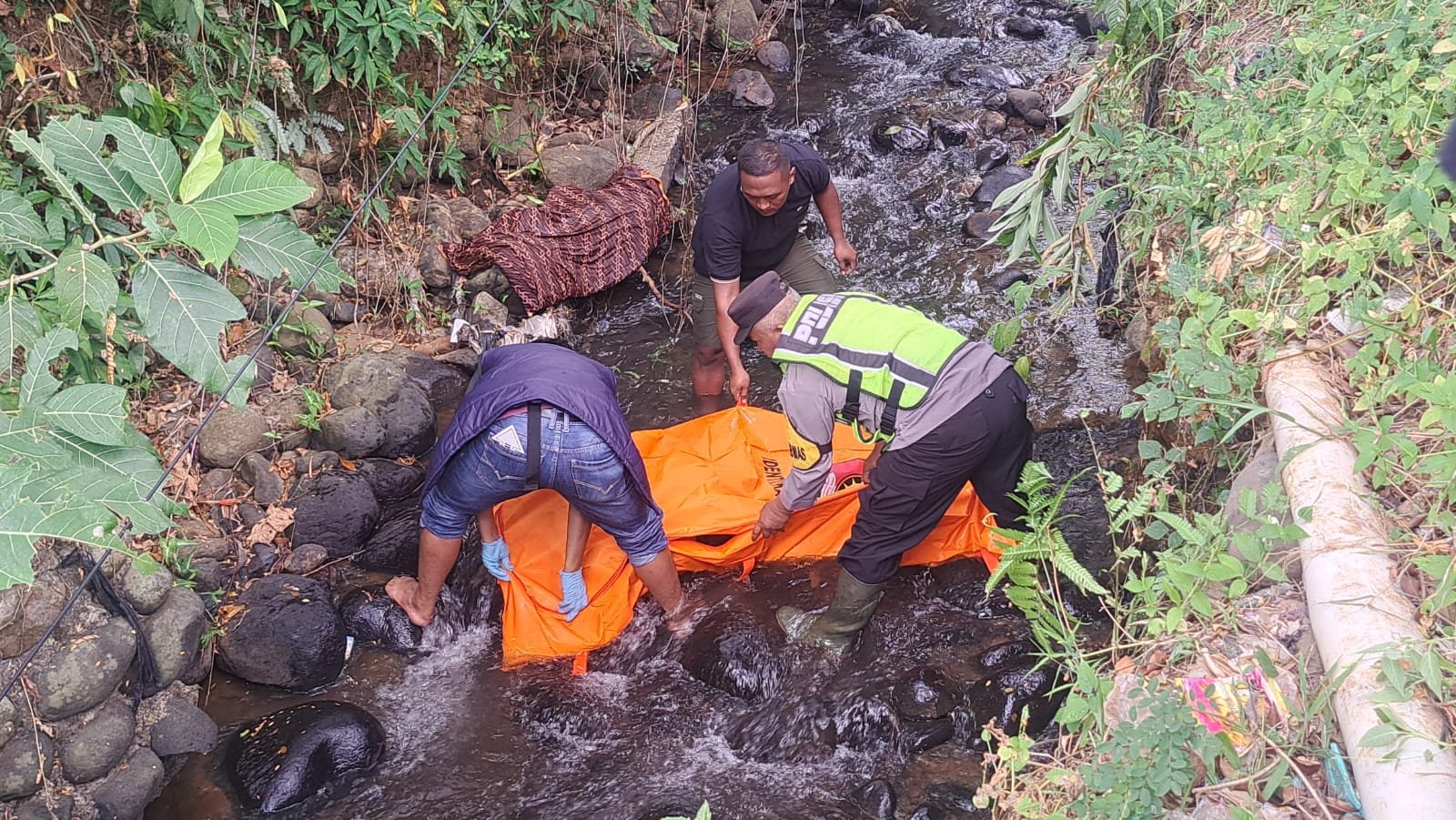 Pria Asal Karanggondang Ditemukan Meninggal di Saluran Irigasi Anak Sungai Sengkarang, Polisi Pastikan Tak Ada Unsur Kekerasan