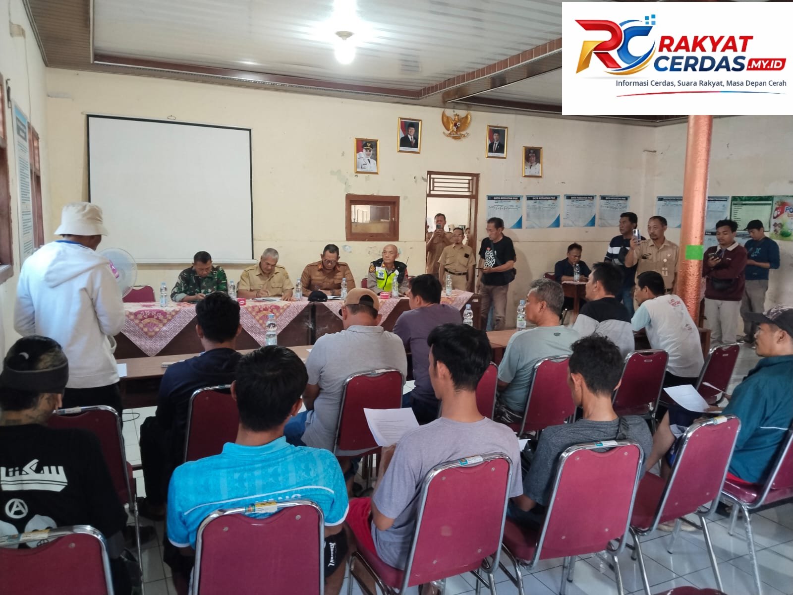 Pemuda Sembungjambu Suarakan Aspirasi, Audiensi dengan Pemdes Berlangsung Kondusif di Balai Desa