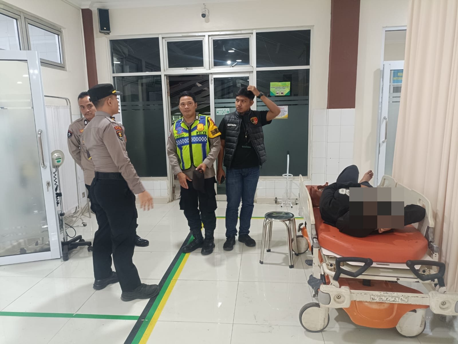 Sentuhan Humanis Call Center 110 Pekalongan: Selamatkan Wanita Sakit di Tepi Jalan Perbukitan Kajen