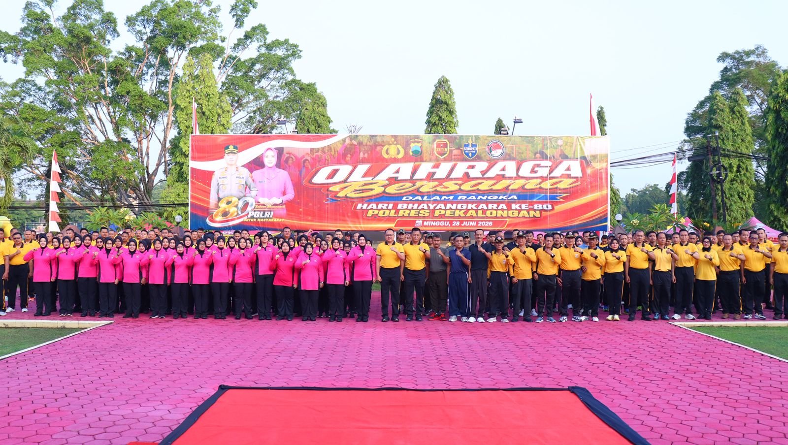 Semangat Hari Bhayangkara ke-80, Polres Pekalongan Perkuat Soliditas Lewat Apel dan Olahraga Bersama